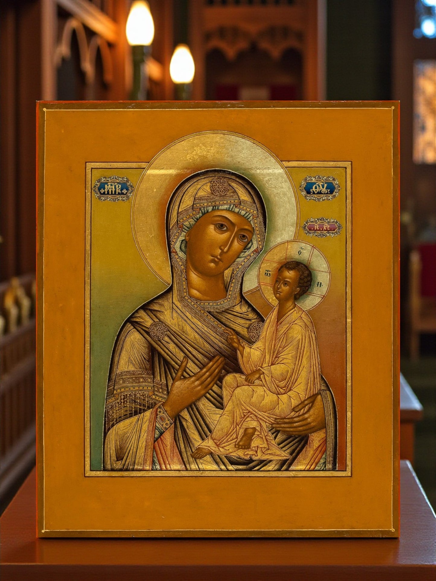 Virgem Maria, Mãe de Deus, Theotokos de Tikhvin. Ícone ortodoxo de madeira.