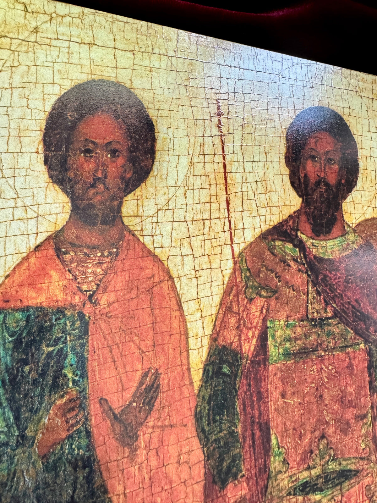 Православная икона святых Феодора Стратилата, Флора и Лавра — деревянное настенное искусство